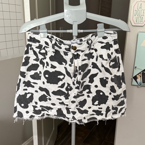 Princess Polly Black and White Cow Print Mini Skirt - Picture 1 of 8